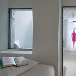 호텔 On The Rocks - Small Luxury Of The World (adults Only) 이메로비글리